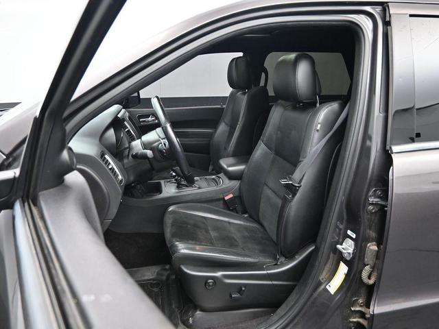 Photo of 2018 Granite Clearcoat Metallic Dodge Durango