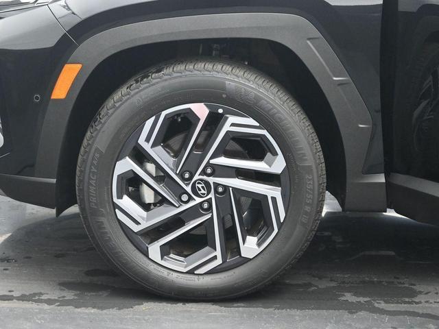 Photo of 2025 Ash Black Hyundai TUCSON Hybrid