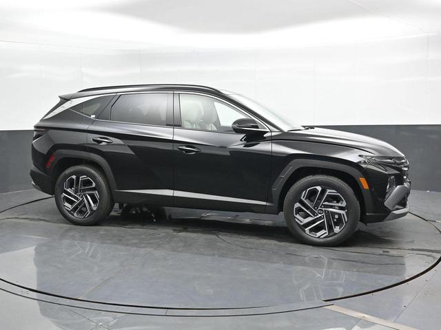 Photo of 2025 Ash Black Hyundai TUCSON Hybrid
