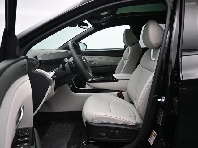 Photo of 2025 Ash Black Hyundai TUCSON Hybrid