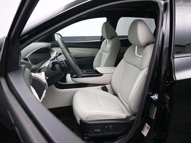 Photo of 2025 Ash Black Hyundai TUCSON Hybrid