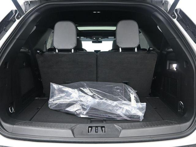 Photo of 2023 Star White Ford Explorer