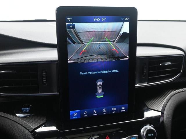 Photo of 2023 Star White Ford Explorer