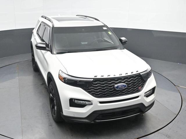 Photo of 2023 Star White Ford Explorer