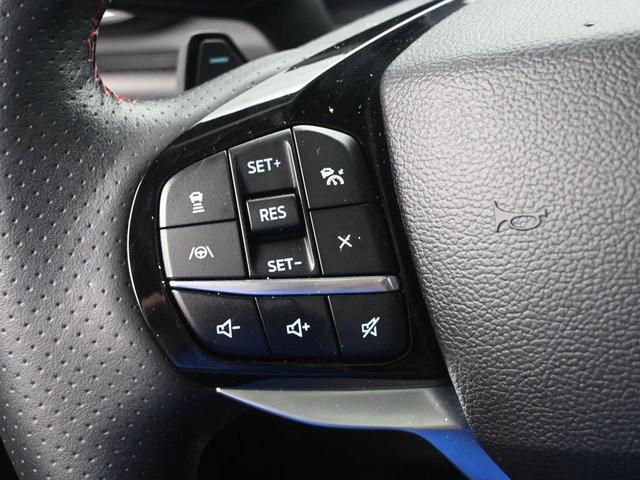 Photo of 2023 Star White Ford Explorer