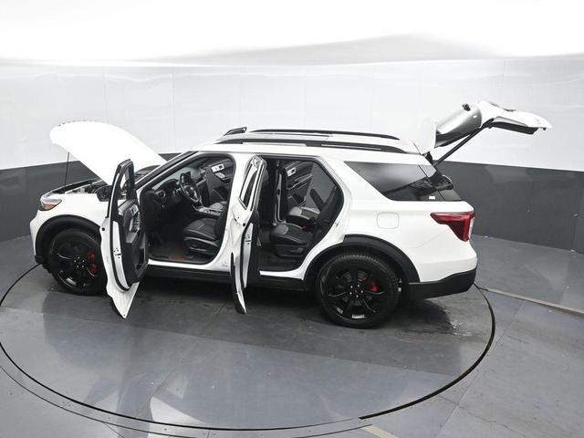 Photo of 2023 Star White Ford Explorer