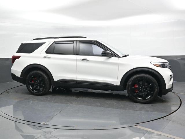 Photo of 2023 Star White Ford Explorer