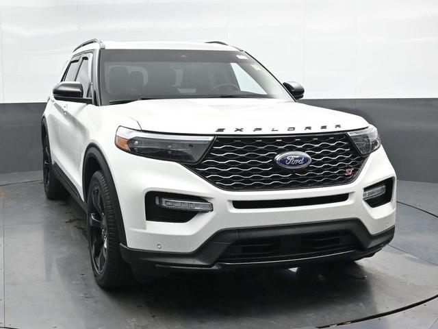 Photo of 2023 Star White Ford Explorer