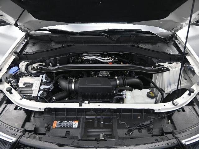 Photo of 2023 Star White Ford Explorer