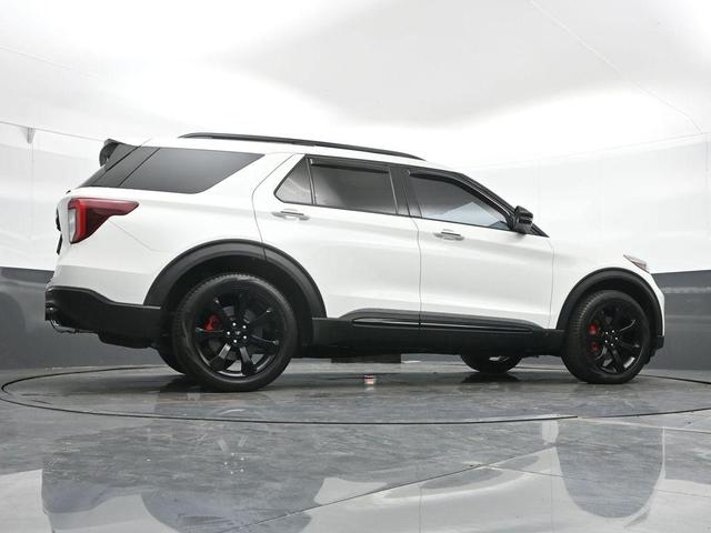 Photo of 2023 Star White Ford Explorer