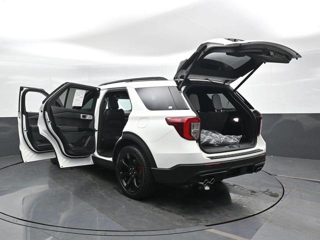 Photo of 2023 Star White Ford Explorer
