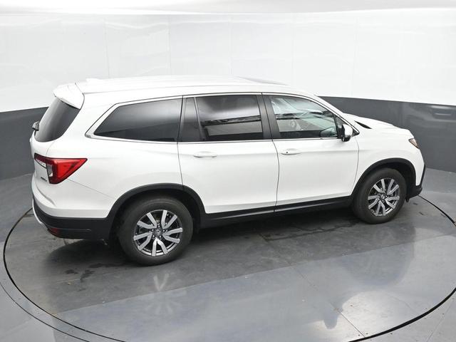 Photo of 2021 White Honda Pilot