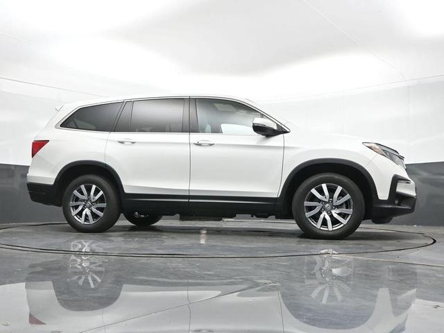 Photo of 2021 White Honda Pilot