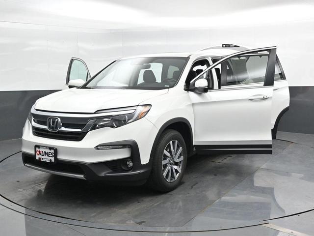 Photo of 2021 White Honda Pilot