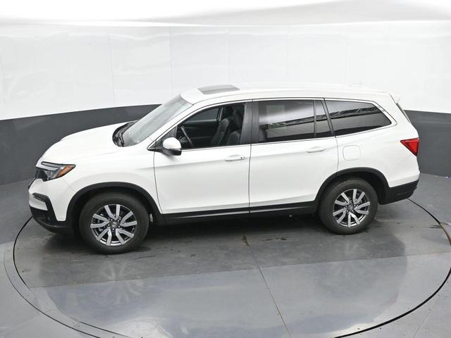 Photo of 2021 White Honda Pilot