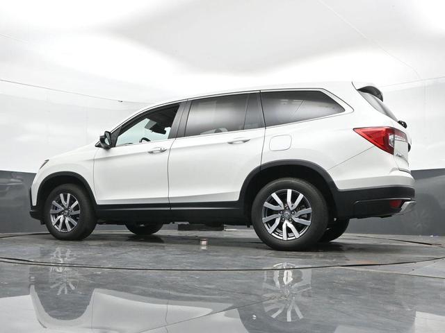 Photo of 2021 White Honda Pilot