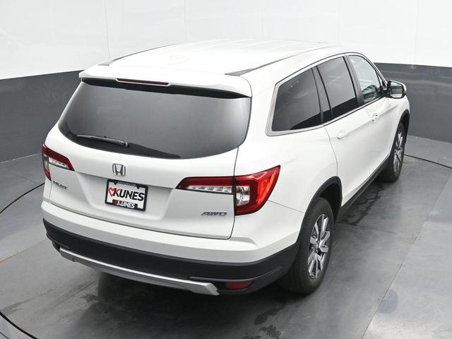 Photo of 2021 White Honda Pilot