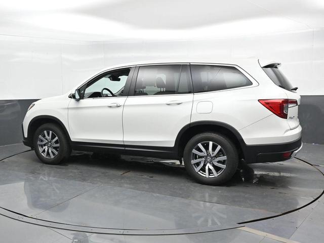 Photo of 2021 White Honda Pilot