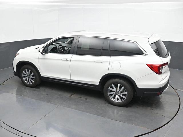 Photo of 2021 White Honda Pilot