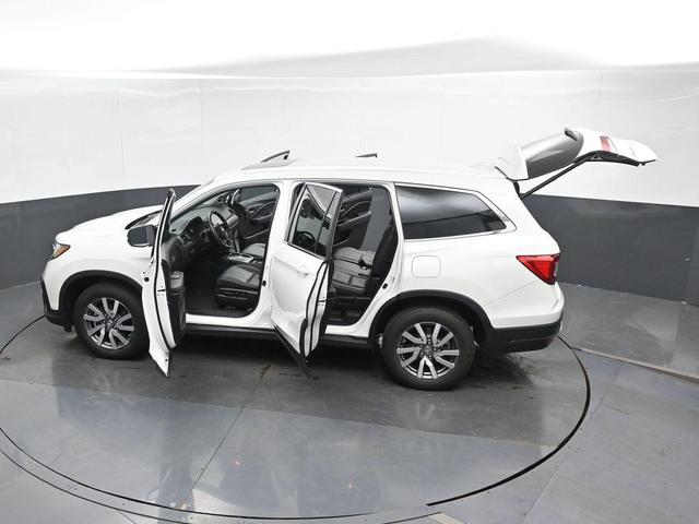 Photo of 2021 White Honda Pilot