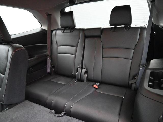 Photo of 2021 White Honda Pilot