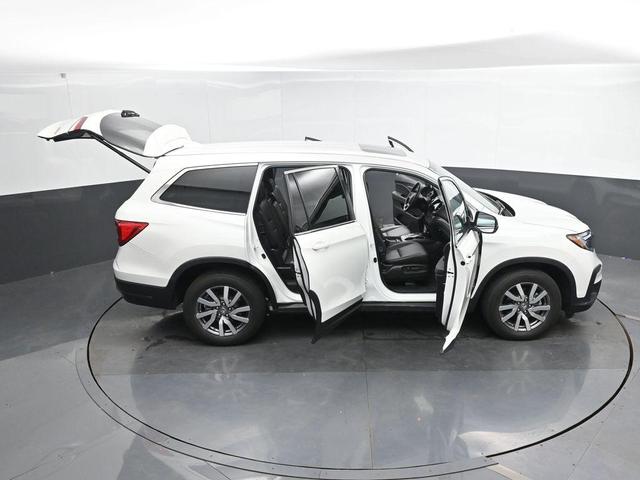 Photo of 2021 White Honda Pilot