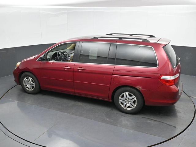 Photo of 2005 Tango Red Pearl Honda Odyssey