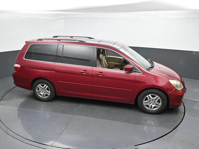Photo of 2005 Tango Red Pearl Honda Odyssey