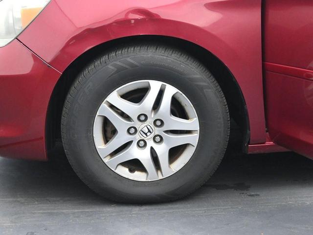Photo of 2005 Tango Red Pearl Honda Odyssey