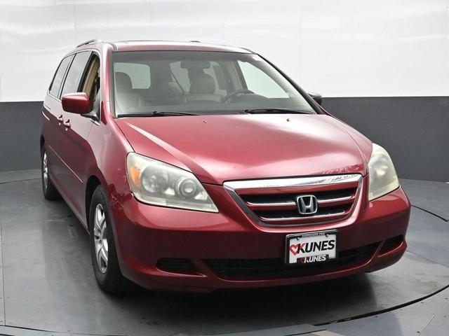 Photo of 2005 Tango Red Pearl Honda Odyssey