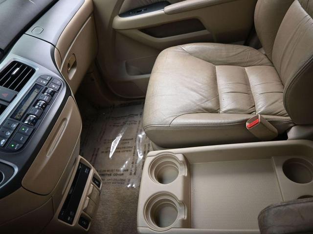 Photo of 2005 Tango Red Pearl Honda Odyssey