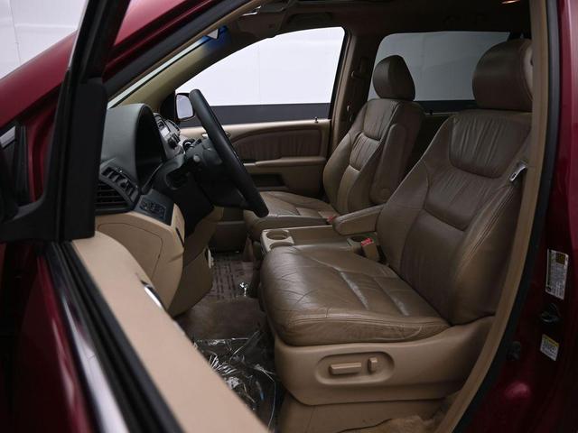 Photo of 2005 Tango Red Pearl Honda Odyssey