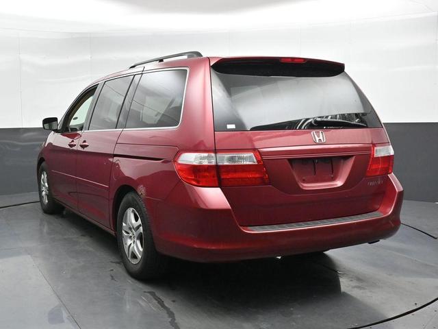Photo of 2005 Tango Red Pearl Honda Odyssey