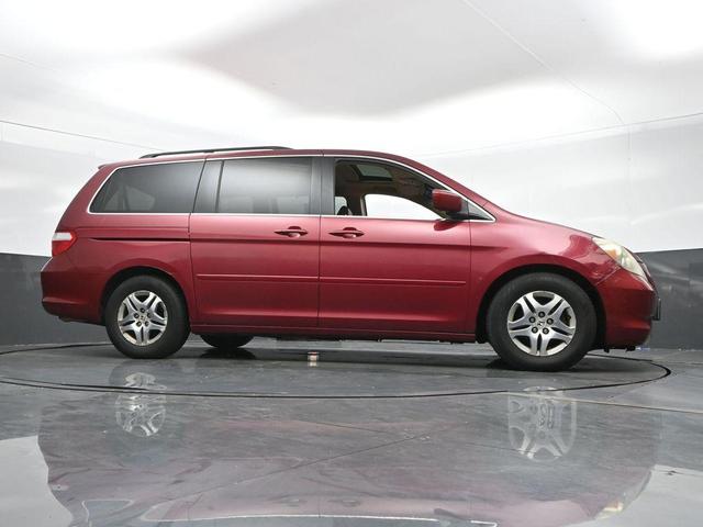 Photo of 2005 Tango Red Pearl Honda Odyssey