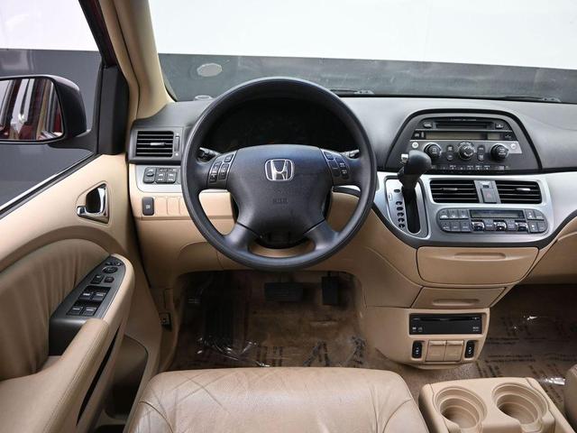 Photo of 2005 Tango Red Pearl Honda Odyssey