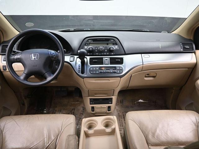Photo of 2005 Tango Red Pearl Honda Odyssey