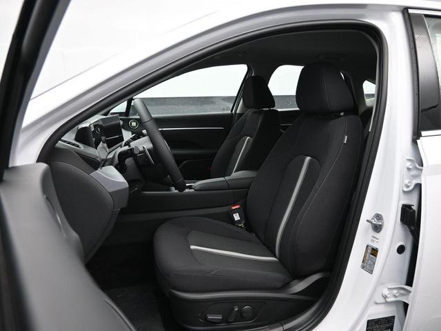 Photo of 2025 White Hyundai SONATA Hybrid