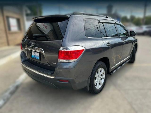 Photo of 2012 Gray Toyota Highlander