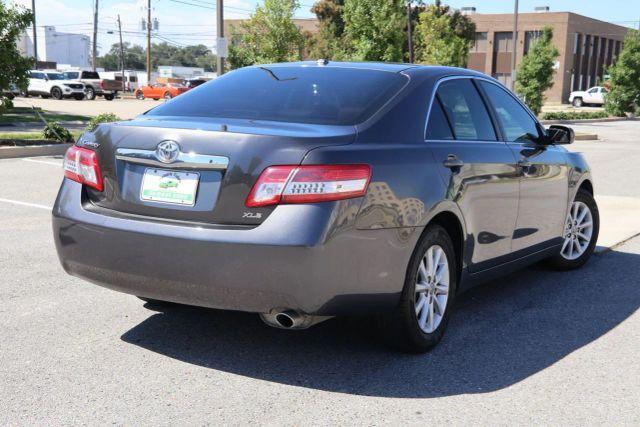 Photo of 2011 Gray Toyota Camry