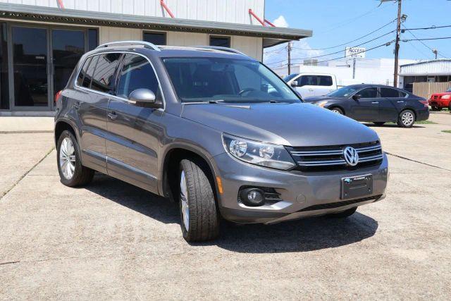 Photo of 2012 Gray Volkswagen Tiguan
