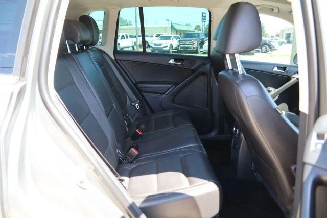 Photo of 2012 Gray Volkswagen Tiguan