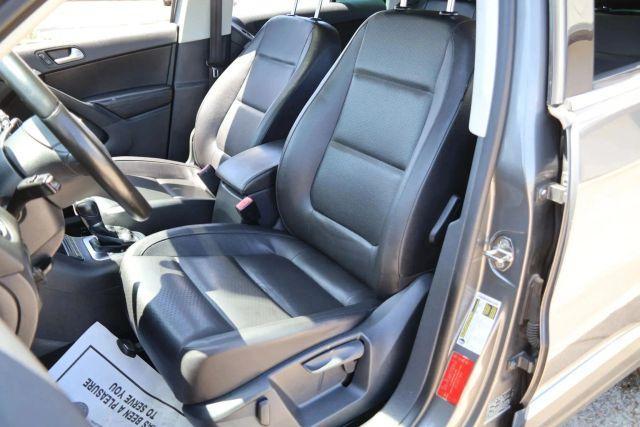 Photo of 2012 Gray Volkswagen Tiguan