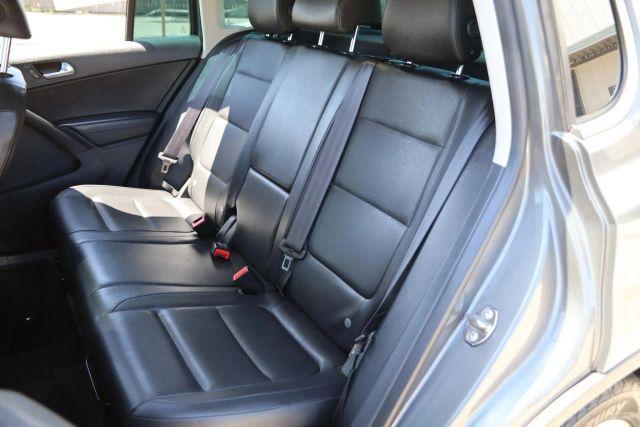 Photo of 2012 Gray Volkswagen Tiguan