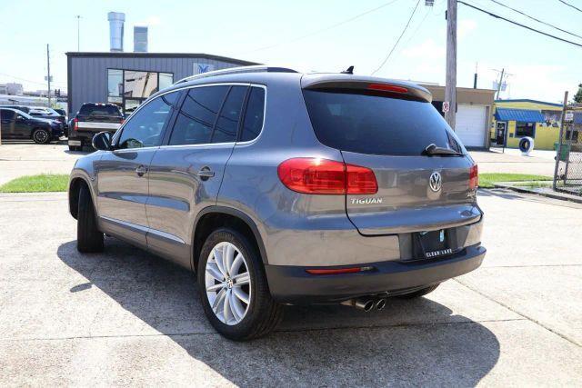 Photo of 2012 Gray Volkswagen Tiguan