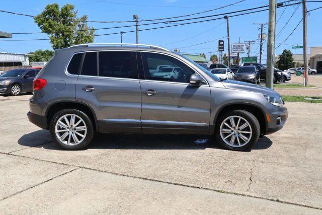 Photo of 2012 Gray Volkswagen Tiguan