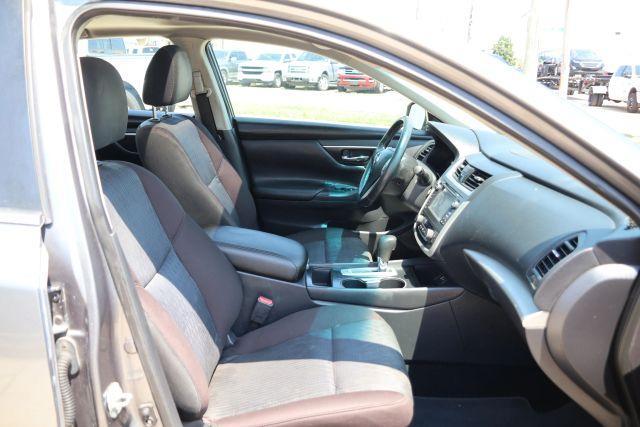 Photo of 2017 Gun Metallic Nissan Altima