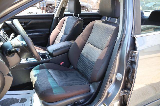Photo of 2017 Gun Metallic Nissan Altima