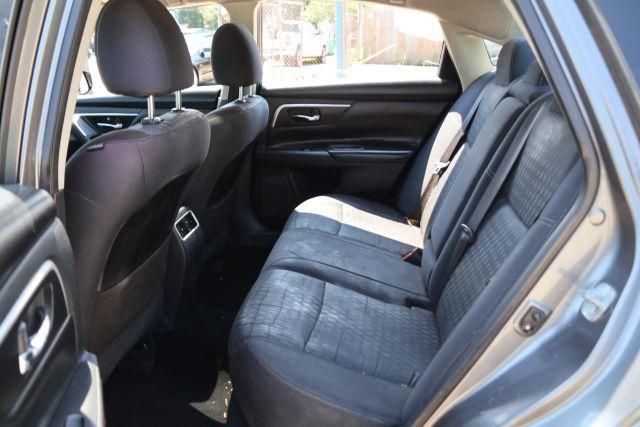 Photo of 2017 Gun Metallic Nissan Altima