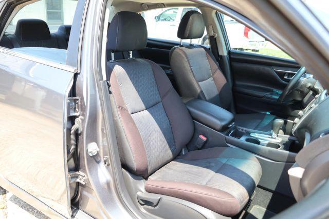 Photo of 2017 Gun Metallic Nissan Altima