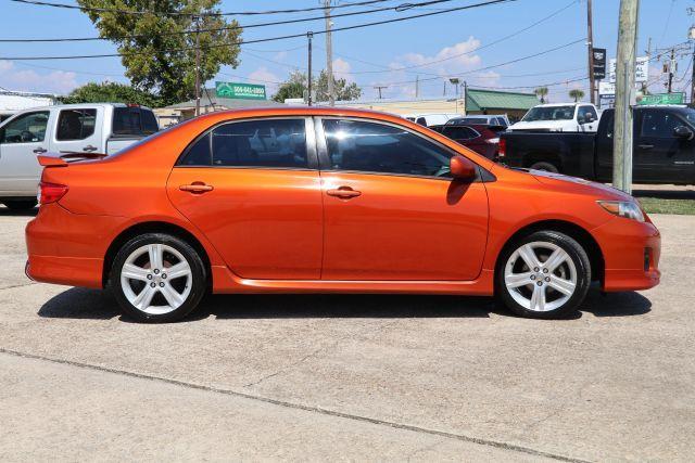 Photo of 2013 Orange Toyota Corolla